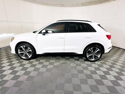 2021 Audi Q3 45 S line Premium