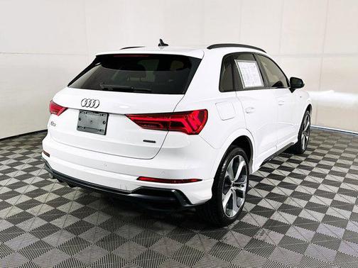 2021 Audi Q3 45 S line Premium