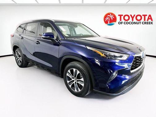 2023 Toyota Highlander Hybrid XLE