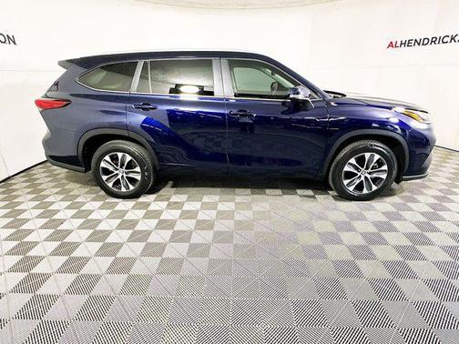 2023 Toyota Highlander Hybrid XLE
