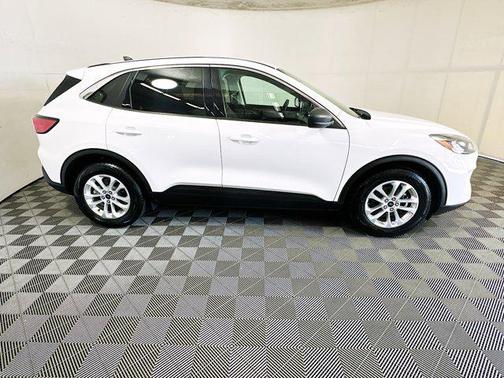 Oxford White 2022 Ford Escape SE