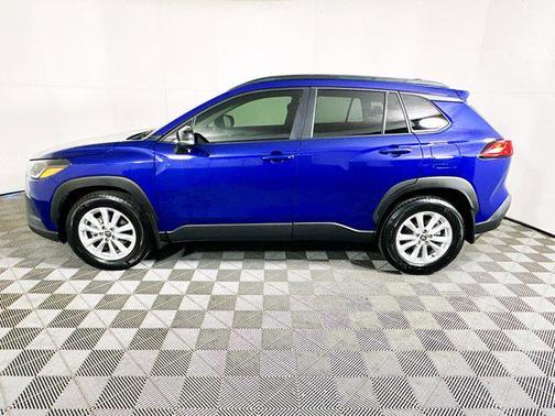 2025 Toyota Corolla Cross LE