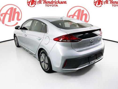2022 Hyundai IONIQ Hybrid SE