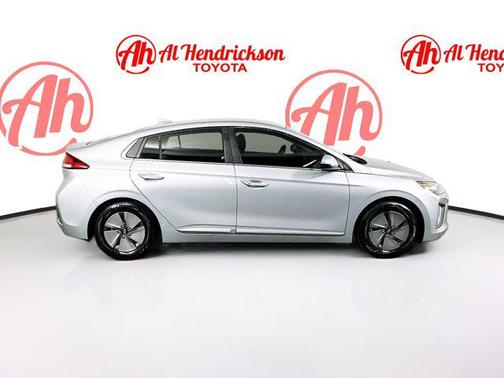 2022 Hyundai IONIQ Hybrid SE