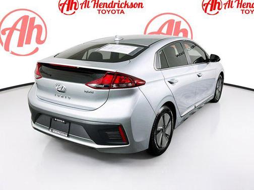 2022 Hyundai IONIQ Hybrid SE