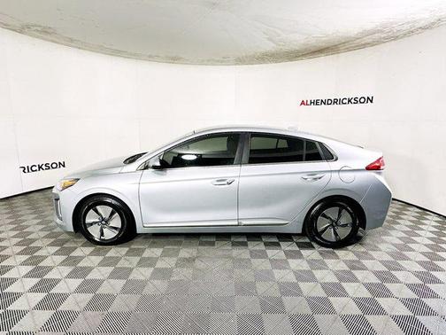 2022 Hyundai IONIQ Hybrid SE