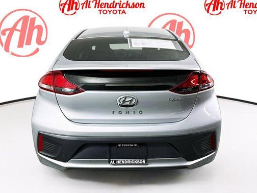 2022 Hyundai IONIQ Hybrid SE
