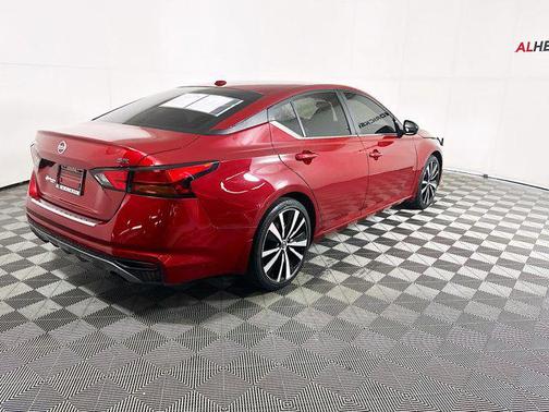 2022 Nissan Altima SR FWD