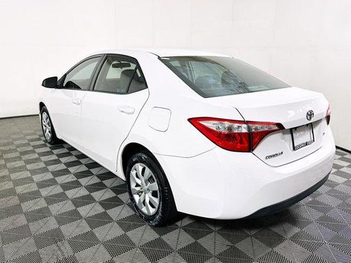 Super White 2016 Toyota Corolla LE