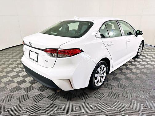 Ice 2024 Toyota Corolla LE
