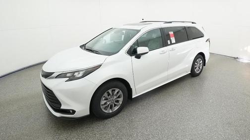 2026 Toyota Sienna XLE