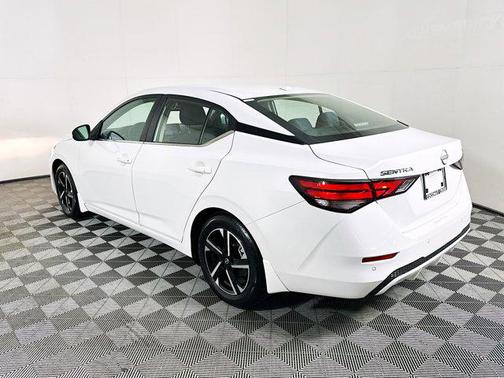 Aspen White Tricoat 2024 Nissan Sentra SV