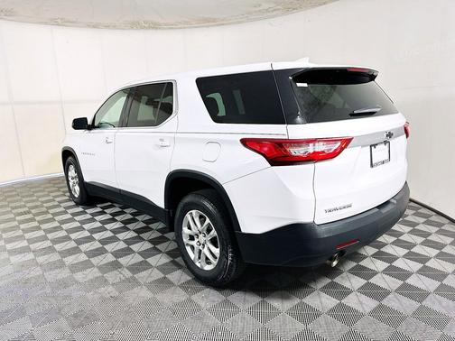 Summit White 2019 Chevrolet Traverse LS