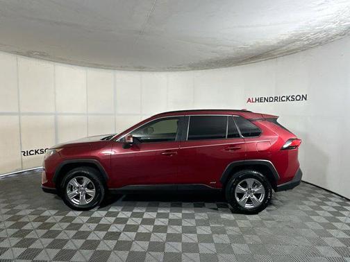2022 Toyota RAV4 Hybrid SE