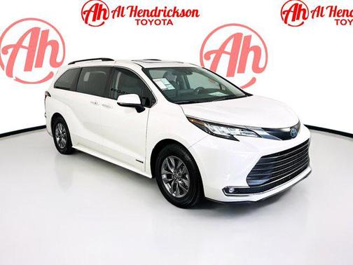 2021 Toyota Sienna XLE 7 Passenger