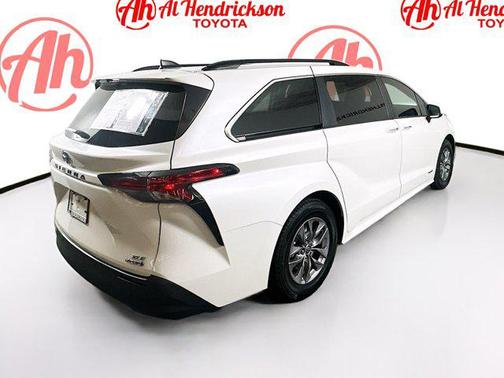 2021 Toyota Sienna XLE 7 Passenger