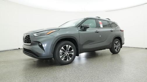2025 Toyota Highlander XLE