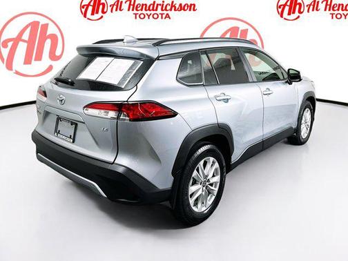 2024 Toyota Corolla Cross LE