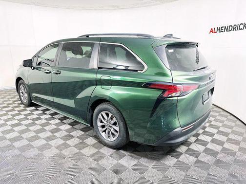 2021 Toyota Sienna XLE 7 Passenger