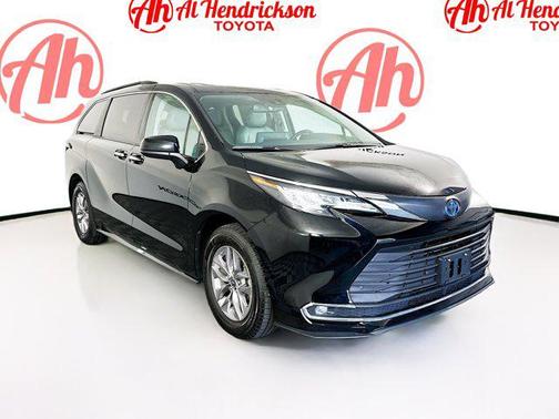 2023 Toyota Sienna XLE