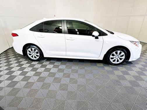 Ice 2025 Toyota Corolla LE