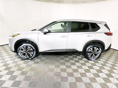 Brilliant Silver Metallic 2023 Nissan Rogue SV
