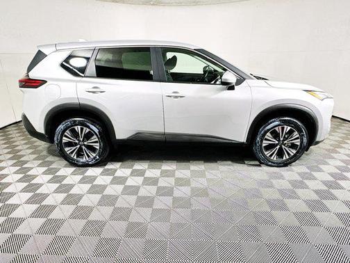 Brilliant Silver Metallic 2023 Nissan Rogue SV