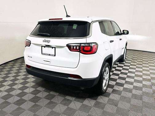 Bright White Clearcoat 2023 Jeep Compass Sport