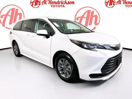 2024 Toyota Sienna LE