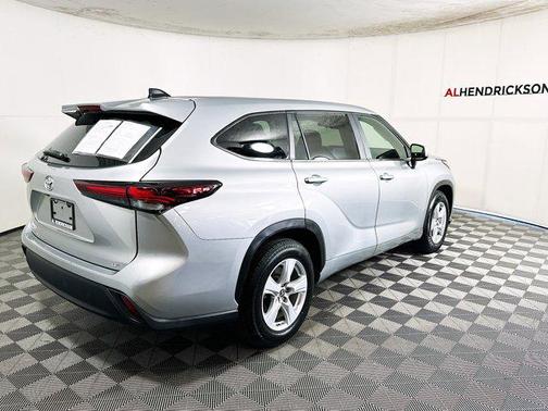2024 Toyota Highlander LE