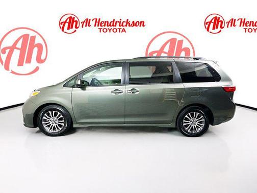 2020 Toyota Sienna XLE