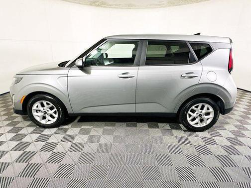 Steel Gray 2024 Kia Soul LX