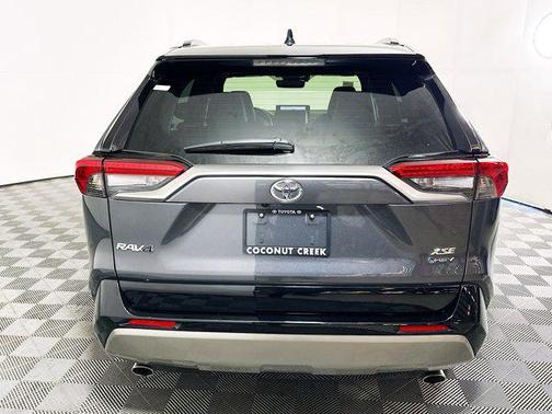 2025 Toyota RAV4 Hybrid SE