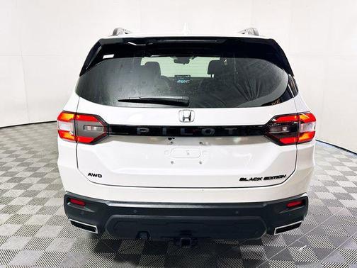 White 2025 Honda Pilot Black Edition