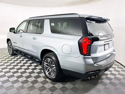 2025 Chevrolet Suburban 4WD Z71