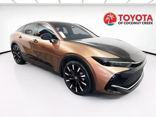 Bronze 2023 Toyota Crown Platinum