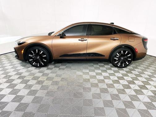 Bronze 2023 Toyota Crown Platinum