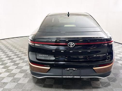 Bronze 2023 Toyota Crown Platinum