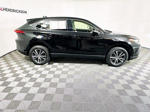 2022 Toyota Venza LE