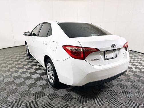 Super White 2018 Toyota Corolla LE