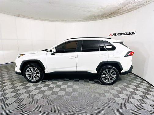 2022 Toyota RAV4 XLE Premium