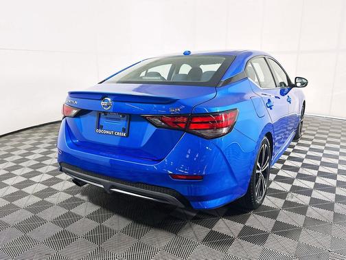 Electric Blue Metallic 2022 Nissan Sentra SR