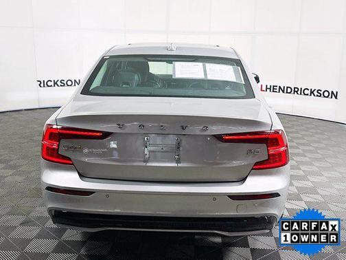 2024 Volvo S60 B5 Plus Dark Theme