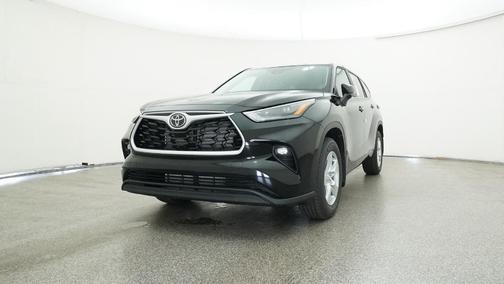 2025 Toyota Highlander LE
