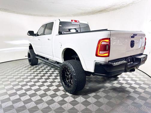 Bright White Clearcoat 2022 RAM 2500 Laramie Crew Cab 4x4 6'4' Box