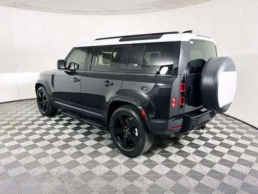 2021 Land Rover Defender 110 SE