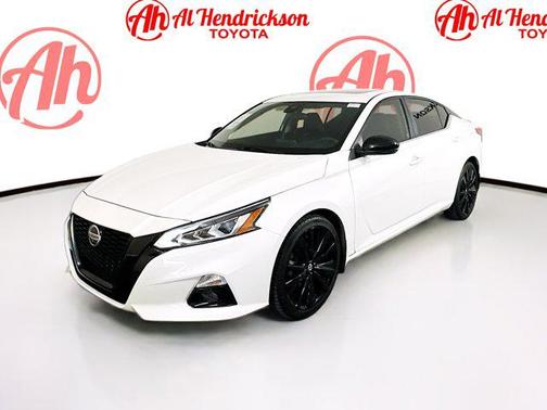 2022 Nissan Altima SR FWD
