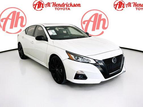 2022 Nissan Altima SR FWD