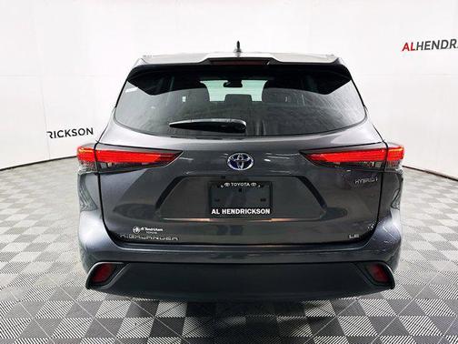 2023 Toyota Highlander Hybrid LE