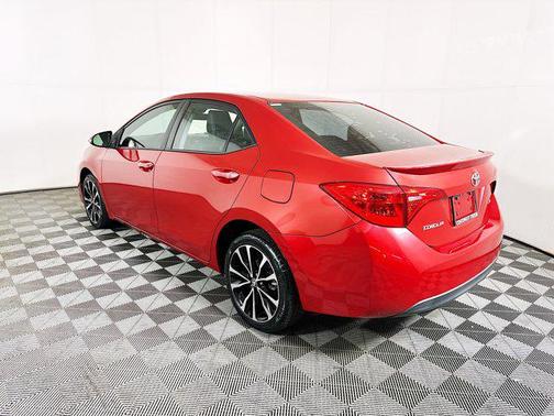 Barcelona Red Metallic 2018 Toyota Corolla SE